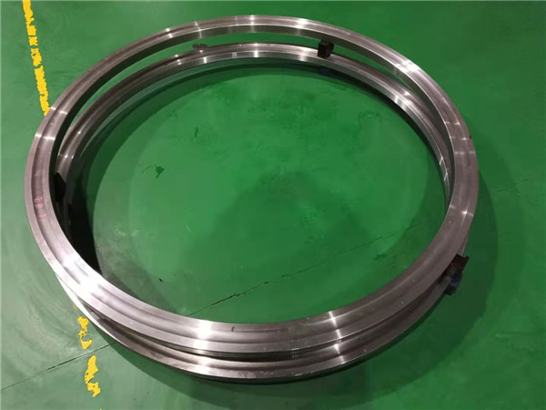 Large high-precision thrust ball bearings